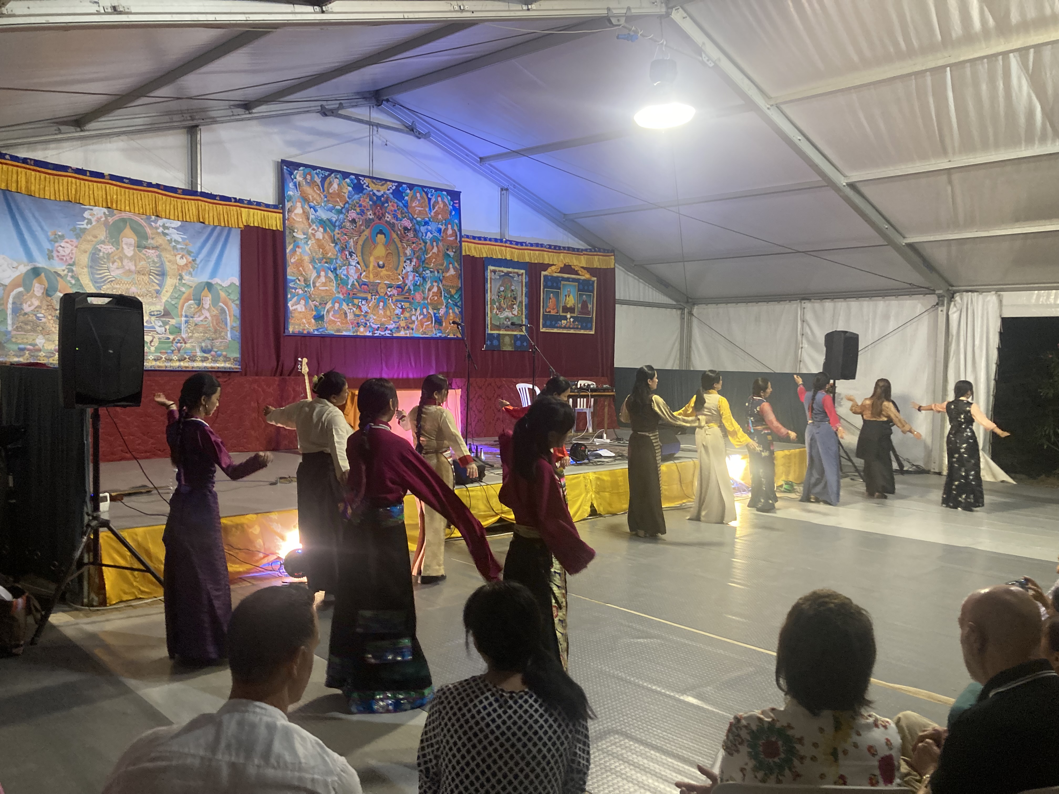 Un’occasione straordinaria per rendere omaggio a una vita interamente dedicata ai valori universali di pace, compassione e libertà.